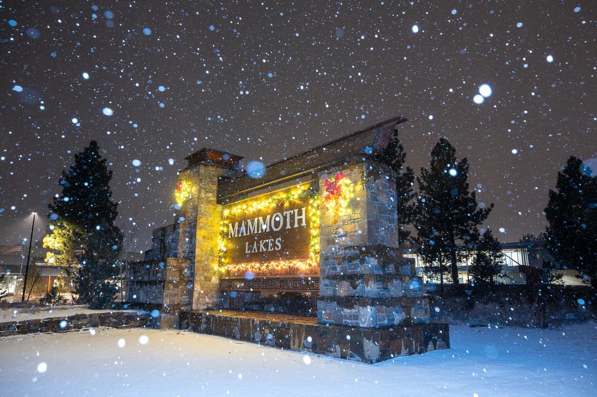 Skiing at Mammoth Mountain resort